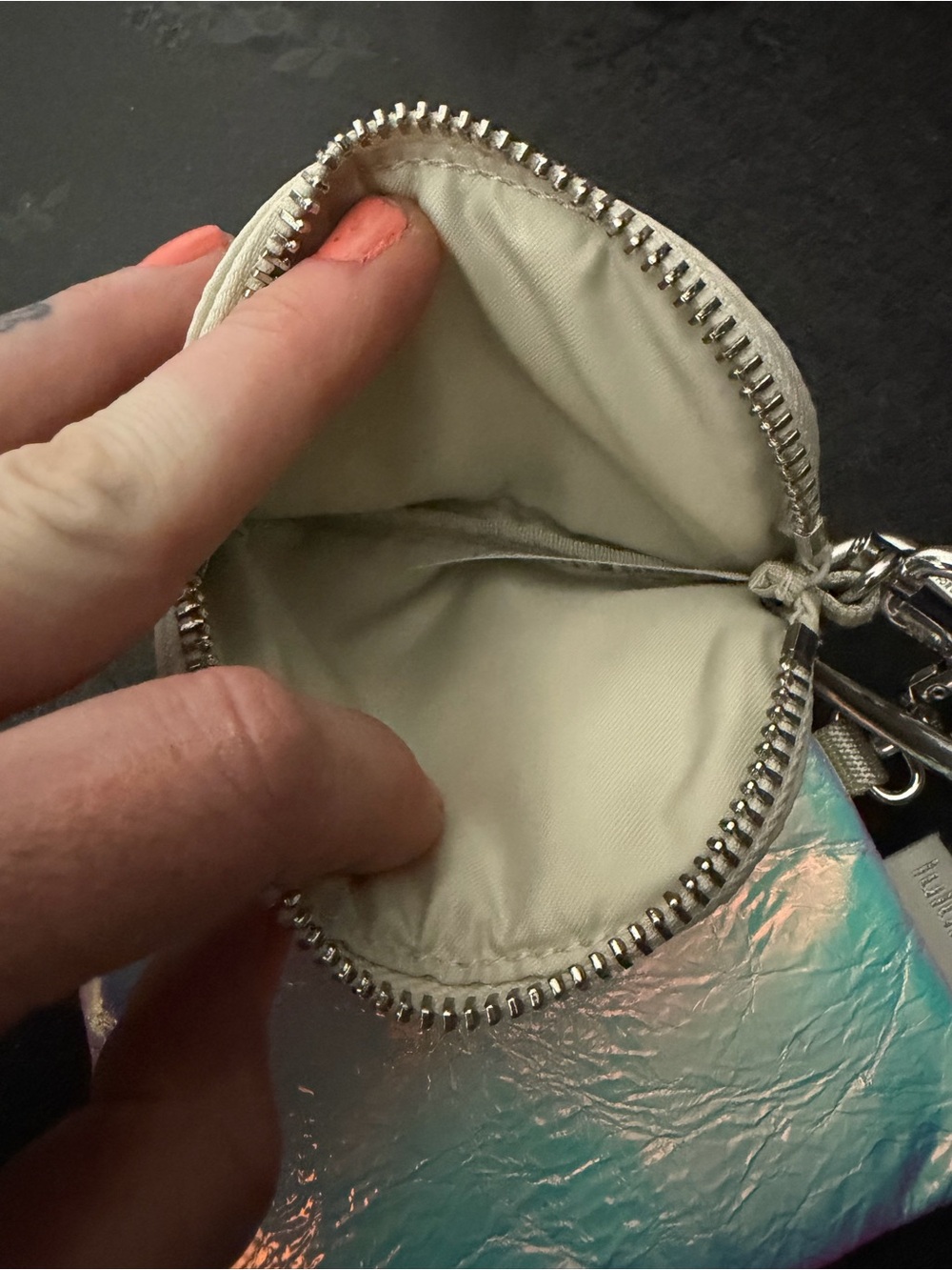 LULULEMON | DUAL WRISTLET WALLET IRIDESCENT & BONE - Picture 6 of 8